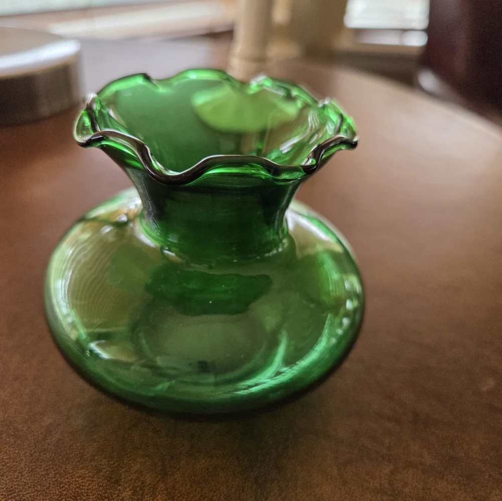 Anchor Hocking Emerald Green Ruffled Edge 3.5